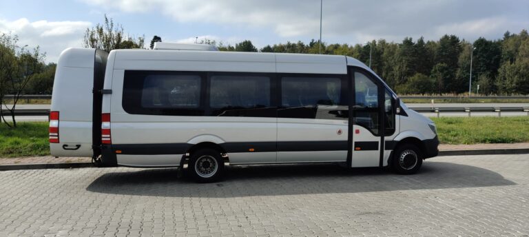 Autobus Mercedes Sprinter do wynajęcia