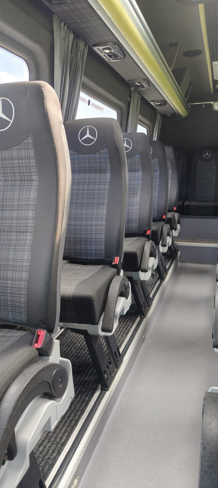 Autobus Mercedes Sprinter do wynajęcia