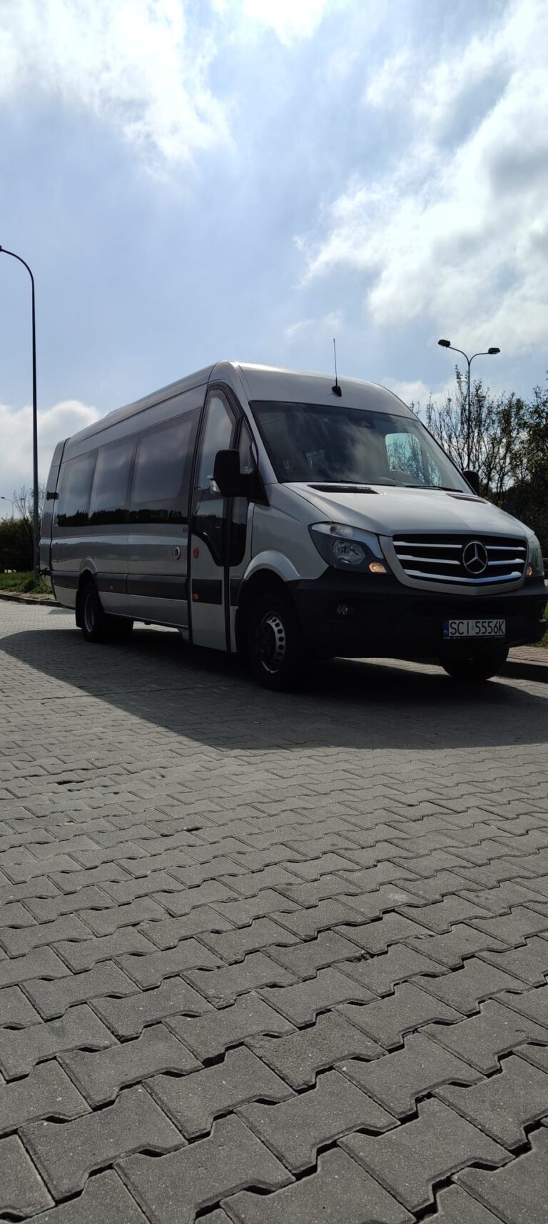 Autobus Mercedes Sprinter do wynajęcia