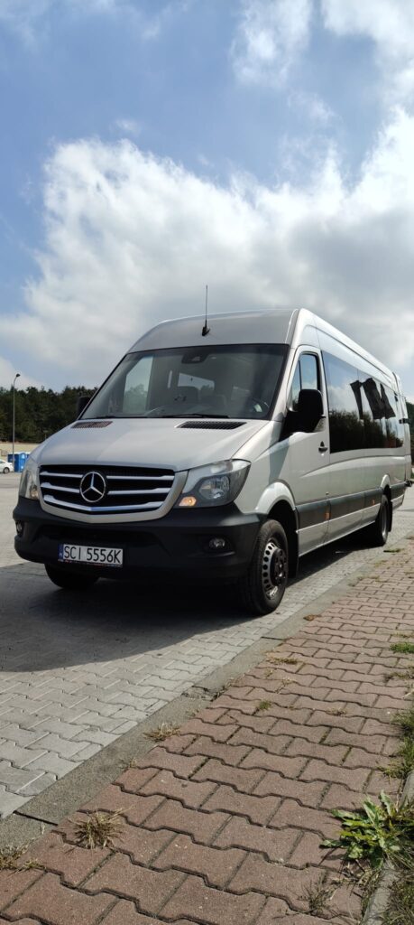 Autobus Mercedes Sprinter do wynajęcia