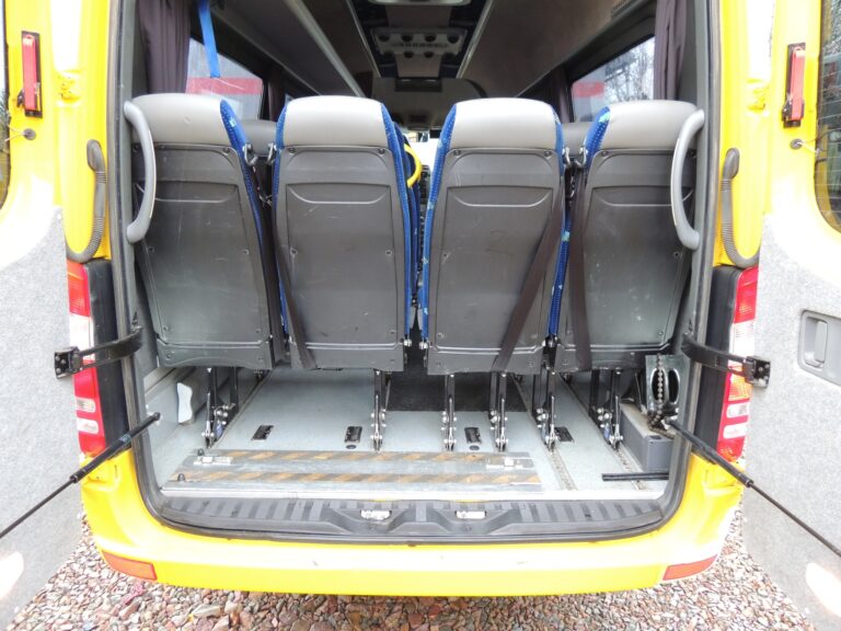 Autobus Mercedes Sprinter do wynajęcia