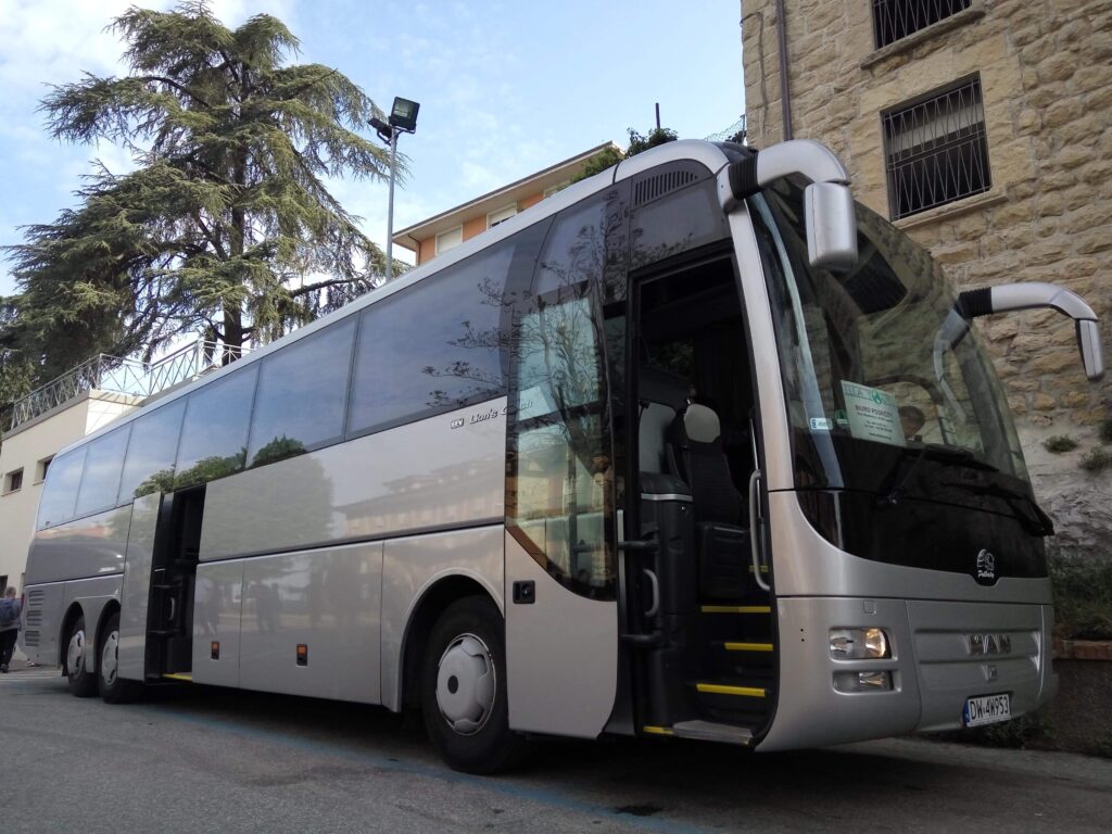 Autokar Man R08 wynajem