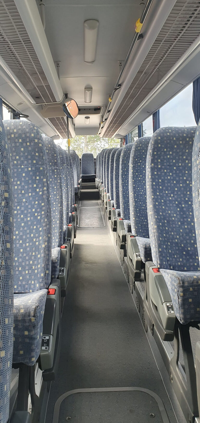 Autokar Mercedes Benz Intouro wynajem