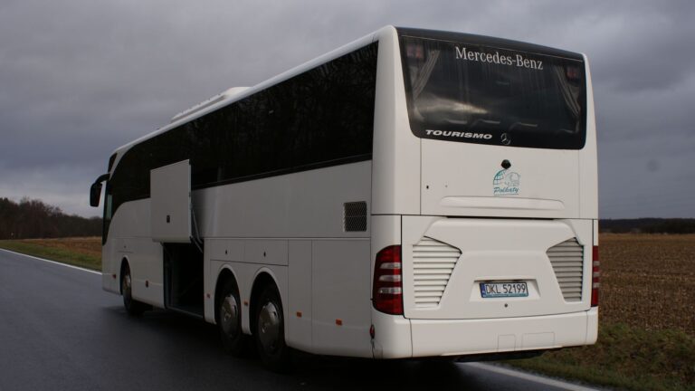 Autobus Mercedes Tourismo wynajem na wycieczki