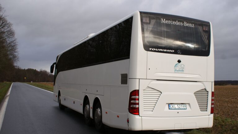 Autobus Mercedes Tourismo wynajem na wycieczki